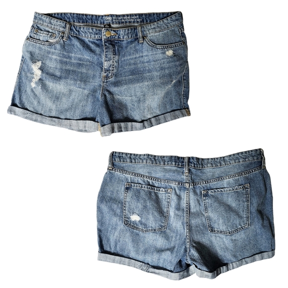 Sexy Distressed Button Fly Boyfriend Jean Shorts | Gap | 18 - Picture 1 of 8